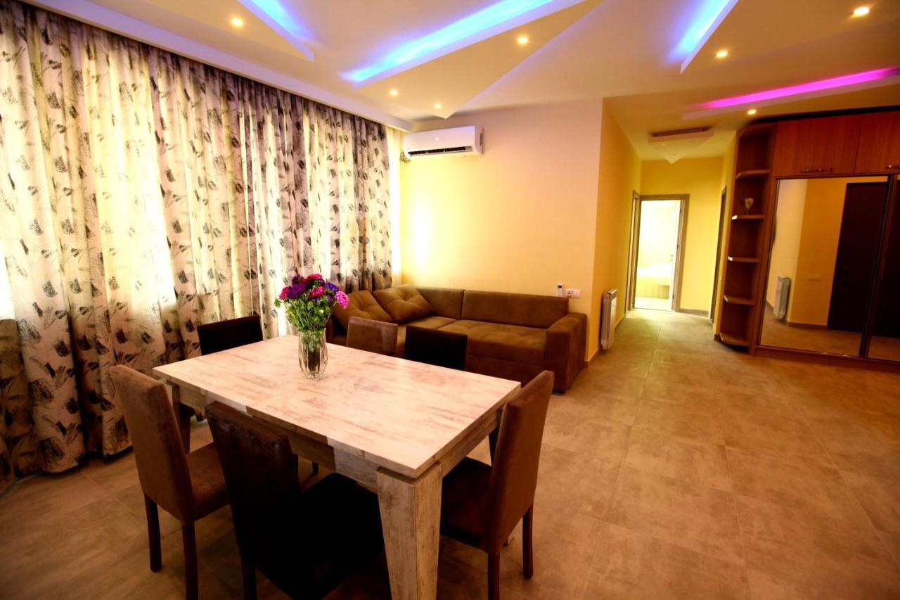 Irakli'S Rooms Тбилиси Екстериор снимка